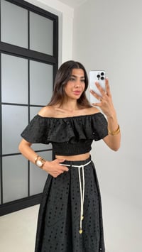 Siyah Madonna Yaka Beli Lastikli Bluz Kuşaklı Etek İkili Fistolu Takım Gaus00633GausTAKIMGU1002476