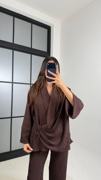 Kahve Yan Düğme Detaylı Kimono Beli Lastikli Pantolon Fitilli Kumaş Takım GAUS-00624GAUSTAKIMGAUS-00624