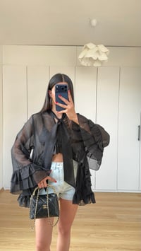 Siyah Şal Detaylı Fırfırlı Bluz GAUS-01597GAUSالبلوزات GAUS-01597