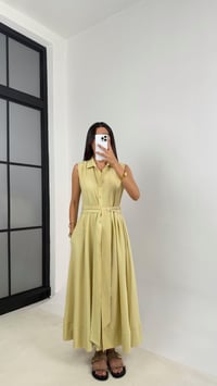 Sarı Sıfır Kol Önü Düğmeli Kuşaklı Elbise GAUS-0051GAUSELBİSEGAUS-0051