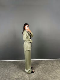 Maggy Yeşil Parlak Saten Büstiyerli Kemerli Ceket Büstiyer Pantolon Üçlü TakımGausTAKIMGU008726
