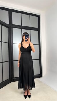 Siyah Örgü Askılı Astarlı Şifon Elbise GAUS-01377GAUSELBİSEGAUS-01377
