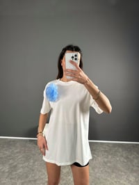 Beyaz Mavi Çiçekli Basic Tshirt GausTSHIRTGU004169