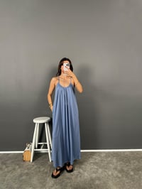 İlya İndigo Mavi Oysh Modal Kumaş Cepli Askılı Rahat ElbiseGausELBİSEGU008821