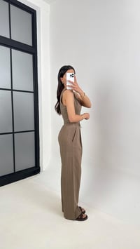 Kahve Yaka Bağlama Detaylı Üst Beli Lastikli Cepli Pantolon ZR Muadil Keten Takım Gaus00398GausTAKIMGU1001934
