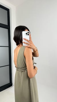 Haki V Yaka Beli Ayarlanabilir Lastikli Astarlı Müslin Elbise Gaus00680GausELBİSEGU1002574