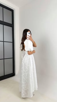 Beyaz Balon Kol Sırt Bağlama Detaylı Astarlı Fistolu Elbise Gaus00628GausELBİSEGU1002467