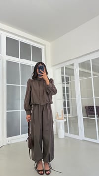 Kahve Taş Detaylı Astarlı Ceket Beli Lastikli Pantolon İkili Paraşüt Kumaş Takım GAUS-02087GAUSTAKIMGAUS-02087