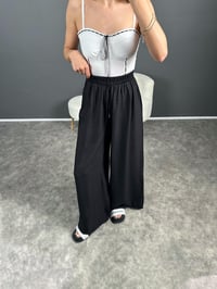 Eliow Siyah Bol Paça Beli Lastikli PantolonGausPANTOLONGU007138