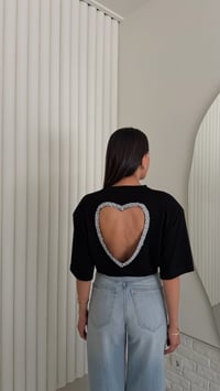 Siyah Sırt Kalp Taşlı Tasarım Tshirt GAUS-01841GAUSTshirtGAUS-01841