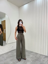 Haki Kuşaklı Tensel Kırışık Kumaş Palazzo Pantolon Gaus00302GausPANTOLONGU1001692