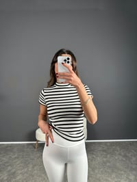 Beyaz Çizgili Balıkçı Yaka TshirtGausTSHIRTGU003987