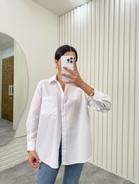 Beyaz Cep İşlemeli Gömlek Gaus00336GausGÖMLEKGU1001778