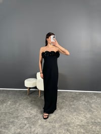 Look Siyah Gül Detaylı Straplez Astarlı ElbiseGausELBİSEGU007947