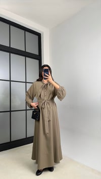 Haki Fular Detaylı Kuşaklı İthal Kumaş Elbise GAUS-01155GAUSDressesGAUS-01155