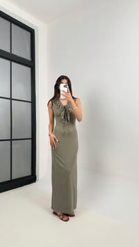 Haki Önü Bağlamalı Yaka Fırfır Detaylı Elbise Gaus00347GausELBİSEGU1001810