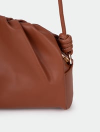 784 MIKNATISLI DÜĞÜM DETAY ÇANTA CAMELBAG COLLECTIONGaus ÇantaCNT-148