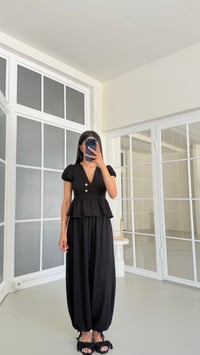 Siyah Gold Düğme Detaylı Peplum Bluz Beli Lastikli Şalvar Pantolon İkili Modal Takım GAUS-01673GAUSTAKIMGAUS-01673