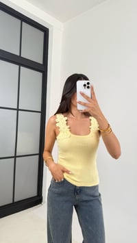 Sarı Çiçek Dantel Nakışlı Basic Atlet GAUS-0060GAUSBLUZGAUS-0060