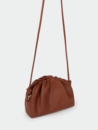 784 MIKNATISLI DÜĞÜM DETAY ÇANTA CAMELBAG COLLECTIONGaus ÇantaCNT-148