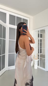 Çok Renkli Halter Yaka Şal Detaylı Saten Elbise GAUS-01823GAUSELBİSEGAUS-01823