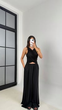 Siyah Oys Muadil Dekolteli Beli Lastikli Cepli Modal Kumaş Tulum Gaus00648GausTULUMGU1002505