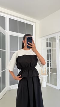 Siyah TWST Model Beli Lastikli Bluz Etek İkili Takım GAUS-01768GAUSTAKIMGAUS-01768