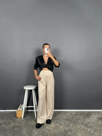 Rita Bej Beli Lastikli Cep Detaylı Saten PantolonGausPANTOLONGU008919