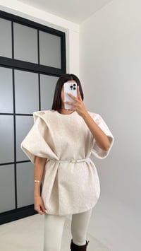 Ekru Kemerli Tasarım Kürklü Panço GAUS-00520GAUSYELEKGAUS-00520