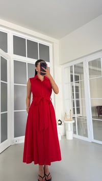 Kırmızı Sıfır Kol Kuşaklı Keten Elbise GAUS-01832GAUSELBİSEGAUS-01832
