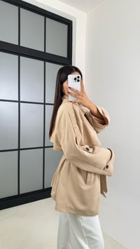 Taş Astarlı Cep Detaylı Kuşaklı Kısa Trençkot GAUS-00192GAUSTRENÇKOTGAUS-00192