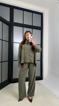 Yeşil Gömlek Beli Lastikli Pantolon Cep Detaylı Muadil Tencel Takım GAUS-01225GAUSTAKIMGAUS-01225