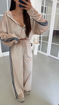 Taş Şerit Detaylı Hırka Beli Lastikli Pantolon İkili Kadife Takım GAUS-02197GAUSSuitsGAUS-02197