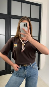 Acı Kahve Fularlı Basic Tshirt GAUS-01180GAUSTSHIRTGAUS-01180