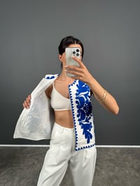 Wave Mavi Nakış İşlemeli Astarlı Beyaz YelekGausYELEKGU008404