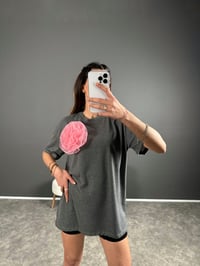 Gri Pembe Çiçekli Basic TshirtGausTSHIRTGU004170