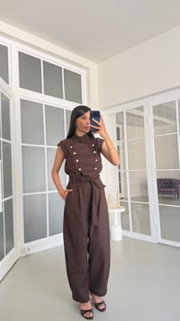 Acı Kahve Sıfır Kol Kuşaklı Düğmeli Tulum GAUS-01720GAUSTULUMGAUS-01720