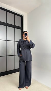 Antrasit Şal Detaylı Belden Kuşaklı Beli Lastikli İthal Kumaş İkili Takım GAUS-01154GAUSSuitsGAUS-01154