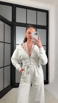 Beyaz Dantel Detaylı Hırka Beli Lastikli Eşofman Takım GAUS-01226GAUSTAKIMGAUS-01226