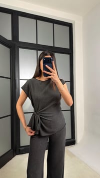 Antrasit Bağlama Detaylı Bluz Beli Lastikli Pantolon Krinkıl Kumaş Takım GAUS-01308GAUSSuitsGAUS-01308