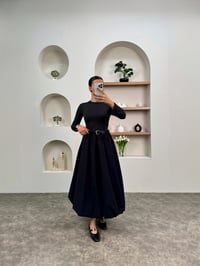 Freya Siyah Balon Etekli Kemerli Tasarım ElbiseGausELBİSEGU00903683