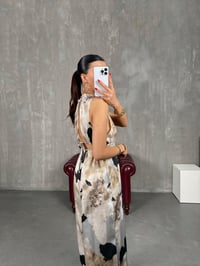 Siyah Desenli Sırt Dekolteli Beli Lastikli Saten Tulum Gaus00209GausTULUMGU1001492