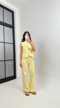 Sarı Düğmeli Tasarım Yelek Pantolon Keten Takım Gaus00339GausTAKIMGU1001788