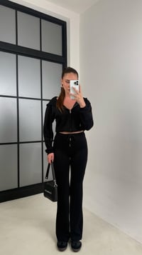 Siyah Crop Hırka Beli Lastikli İspanyol Paça Pantolon İkili Takım GAUS-00557GAUSSuitsGAUS-00557