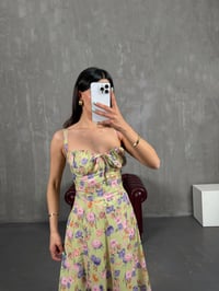 Yeşil Çiçekli Askılı Arkası Dekolteli Yandan Yırtmaçlı Pintereset Elbise Gaus00243GausELBİSEGU1001564