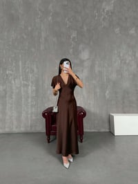 Kahve V Yaka Saten Elbise Gaus00125GausELBİSEGU1001284