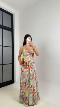 Pembe Çiçek Desenli Ayarlanabilir Askılı Astarlı Şifon Elbise GAUS-0026GAUSELBİSEGAUS-0026