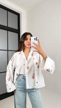 Beyaz Çiçek Nakışlı Premium Gömlek Gaus00567GausGÖMLEKGU1002322