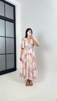 Taş V Yaka Pembe Çiçek Desenli Astarlı Balon Kol Kemerli Elbise Gaus00394GausELBİSEGU1001925