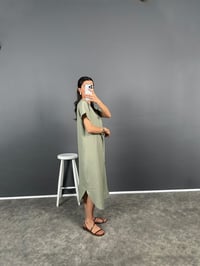 Anita Haki V Yaka Premium Midi Keten ElbiseGausELBİSEGU008687